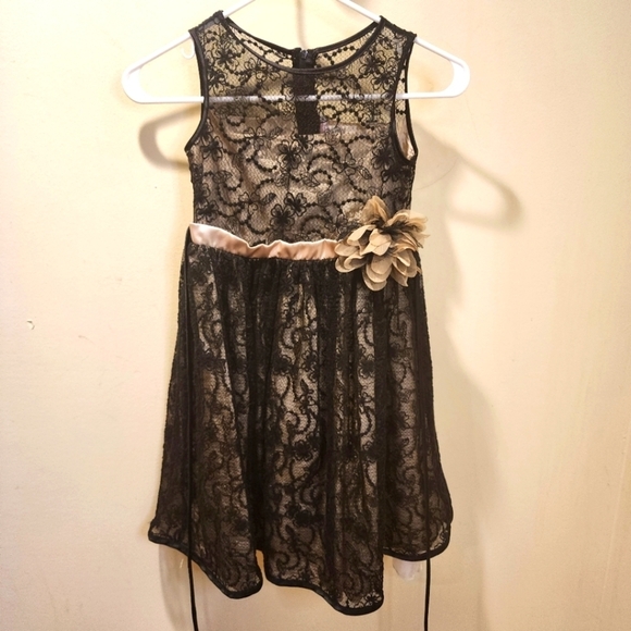 Little girls black lace overlay sleeveless dress size 7/8 - Picture 2 of 11